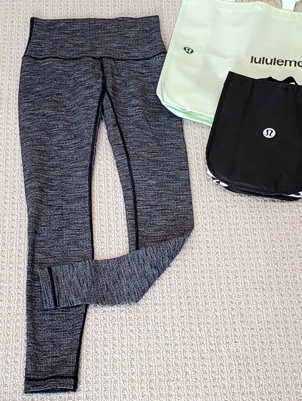 Lululemon Wunder Under Hi-Waist Gray/Bl Variegated Knit Leggings SZ 4 Near New